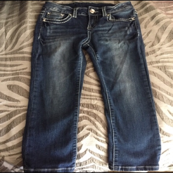 🆕Denim Couture Capris 👖 - Picture 3 of 7